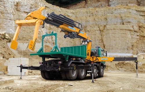 LKW-montierter Kran - Cantoni & C. S.p.A. - für Wartungszwecke / für Hubanwendungen / für Materialumschlag