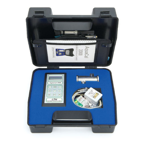 Tragbares Leitfähigkeitsmessgerät - AquaCal 2000 - LTH Electronics Ltd - mit automatischem Temperaturausgleich / digital / Reinwasser