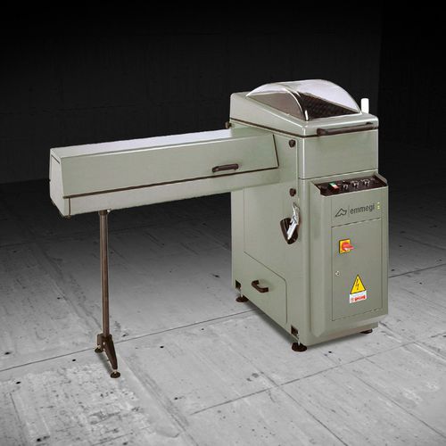 Ausklinkfräse mit variablem Winkel - LILLIPUT series - Emmegi Group - automatisch / pneumatisch / für PVC-Profile