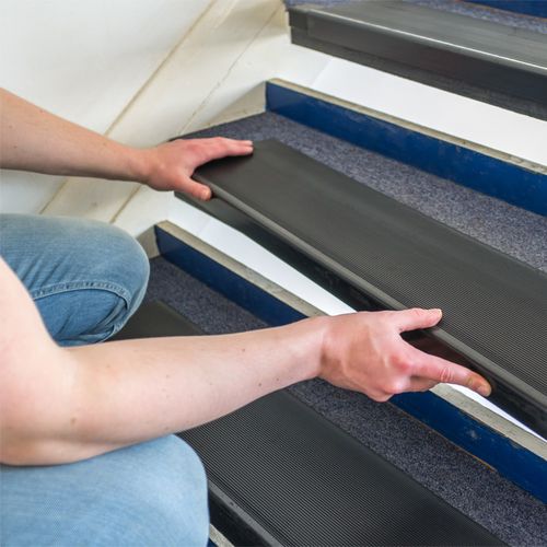 Rutschfester Stufenkante - 113-016 - Protecta Screen