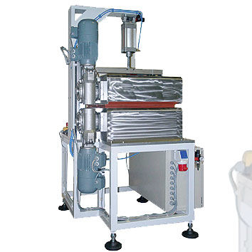 Raupenabzug für Rohr-Extrusionsanlage - AKMA Maschinen- und Anlagenbau - für Profil-Extrusionsanlagen