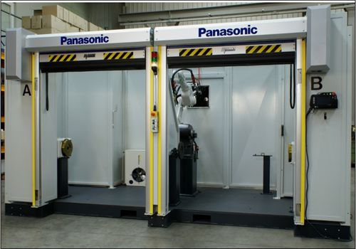 Lichtbogenschweiß-Roboterzelle - Panasonic Robot & Welding system solutions