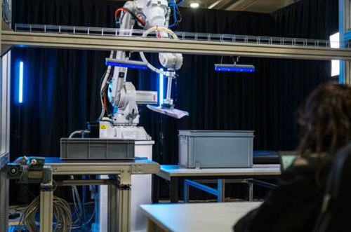 Knickarmroboter - ABB Robotics - 6-Achs