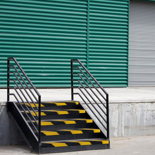Rutschfester Stufenkante - COBAGRiP® - COBA Europe Ltd