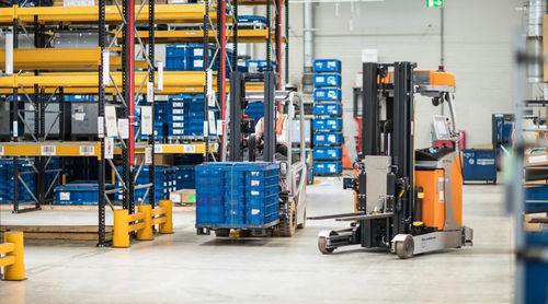 Gabelstapler für große Höhen - DEMATIC - elektrisch / FTF / Transport