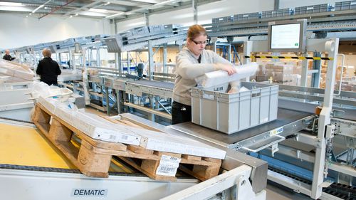 Palettierer und Depalettierer / Roboter - DEMATIC - für Lagerhallen / Umschlag / für Kisten