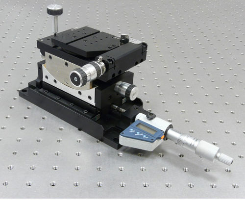Industriearbeitsplatz - MDE883 - Elliot Scientific - mit Rotationstisch