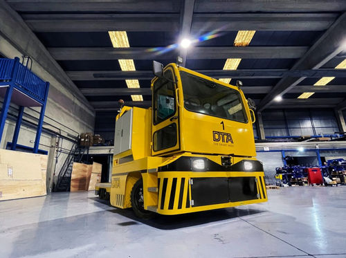 Elektrischer selbstfahrender Wagen - DTA - batteriebetrieben / für schwere Lasten / Hub