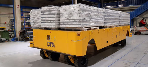 Elektrischer selbstfahrender Wagen - DTA - für schwere Lasten / Hub / mit Vulkollan®-Rad