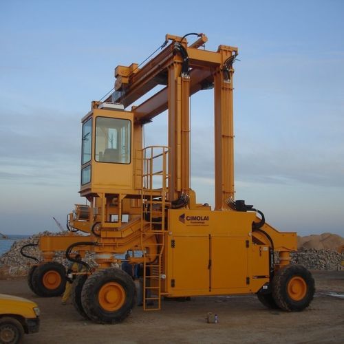 Portalhubwagen für den Umschlag von Ausrüstungen von Windkraftanlagen - MST 64 - CIMOLAI TECHNOLOGY - mit Gummireifen