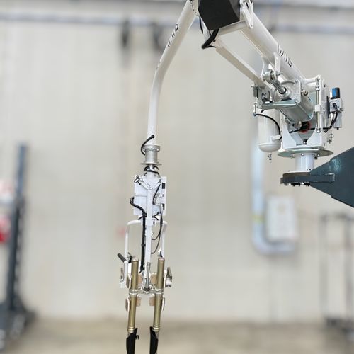 Pneumatischer Manipulator - ATIS s.r.l. - Gabel / mit Kipper / für die Automobilindustrie