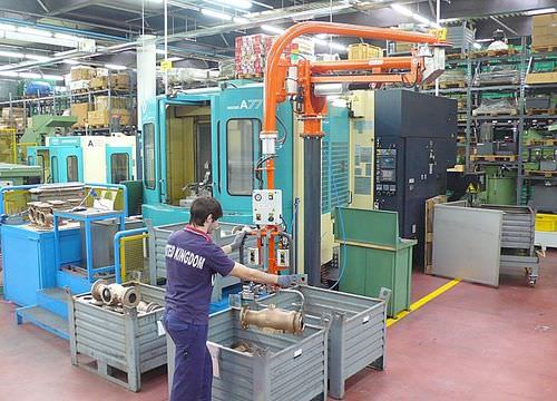 Pneumatischer Manipulator - ATISmirus 100 - ATIS s.r.l. - mit Greifsystem / mit festem Arm / drehungsfrei