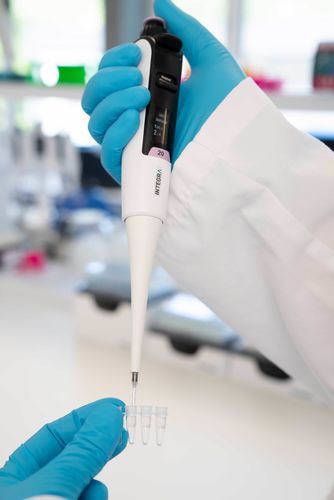 Hybride Pipette - SWITCH - INTEGRA Biosciences - Einkanal / volumetrisch / für Labor