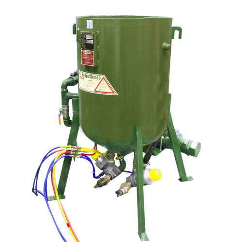 Automatische Sandstrahlanlage - Hodge Clemco - Druck / mobil / für die Oberflächenbehandlung