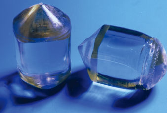 Laserkristall - Dayoptics, Inc. - Neodym-dotierter Yttrium-Orthovanadat Nd YYVO4 / Neodym-dotierter Yttrium-Aluminium-Granat (Nd:YAG) / aus Titan-dotiertem Saphir Ti Al2O3