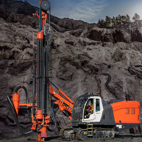 Horizontales Bohrgerät - Leopard DI550 series - Sandvik Mining and Rock Technology - Sprengloch / auf Raupen / Imloch