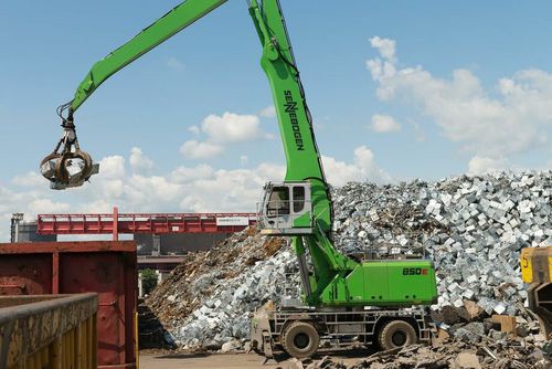 Umschlagbagger auf Raupen - 850 E series - SENNEBOGEN Maschinenfabrik GmbH - mit Gummireifen / hydraulisch / elektrisch