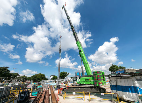 Teleskopkran - 6133 - SENNEBOGEN Maschinenfabrik GmbH - auf Raupen / Ausleger / für Baustelle