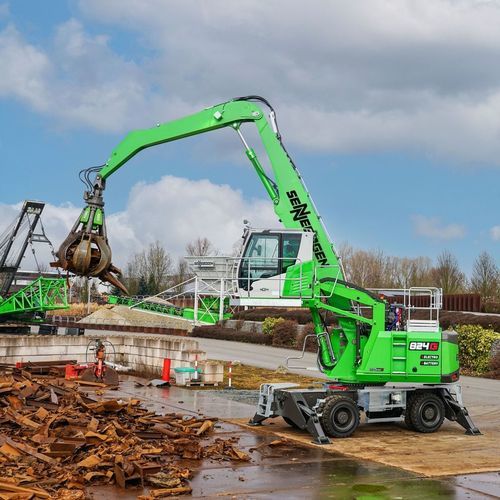 Ausleger-Holzladekran - 824 G - SENNEBOGEN Maschinenfabrik GmbH - auf Rädern / auf Raupen