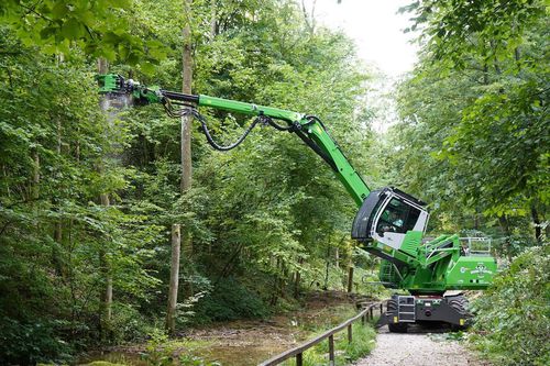 Umschlagbagger für Holz - 718 E - SENNEBOGEN Maschinenfabrik GmbH - mit Gummireifen / hydraulisch / dieselbetrieben