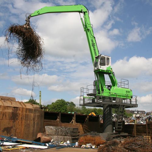 Abbruchbagger - 830 De­mo­li­tion - SENNEBOGEN Maschinenfabrik GmbH - mittelgroß / auf Raupen / Diesel