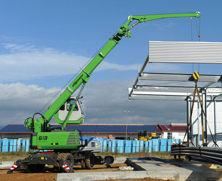 Teleskopkran - 613 M - SENNEBOGEN Maschinenfabrik GmbH - mobil / Ausleger / für Baustelle