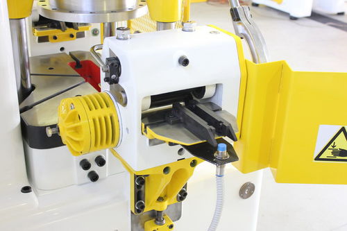 Pneumatische Presse - STA 30/600CE - Silicon - Stanz / für Sägeblatt / Säulen