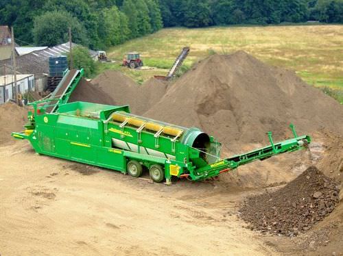 Siebmaschine für Steinbrüche - 621 RE - McCloskey International Limited - mobil / Trommel / für Schüttgut
