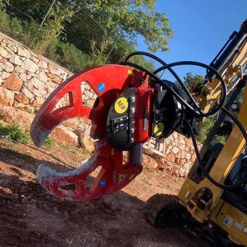 Hydraulische Abbruchzange / für Primärabbruch - CP210 - Promove srl - für Beton / für kontrollierten Abbruch / drehbar