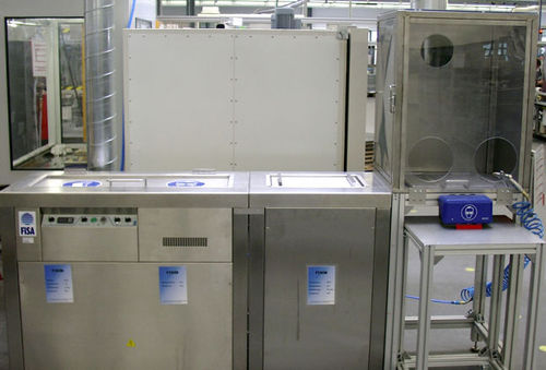 Kompakte Reinigungsanlage - CR200 - Fisa North America - Wasser / Teile / für die Kunststoffindustrie