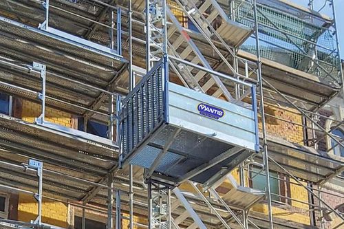 Elektrischer Lastenaufzug - GEDA 500Z - Mantis Cranes - für das Bauwesen / für Baustelle / Einsäulen