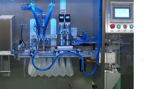 Füll- und Verschließanlage / Mehrkopf - Scaldopack NV - automatisch / für Nahrungsmittel / Industrie