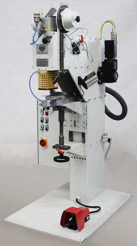 Elektrische Nietmaschine - 090_01 (4) - Walter Winter Verbindungstechnik GmbH & Co.KG - Sockel / mit Zuführung / servo