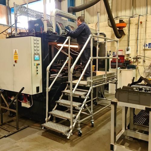 Arbeitsplattform - Fisher Alvin Limited - Zugang / mobil / mit Sicherheitsgeländer