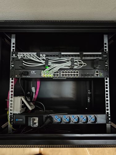 Modularer Rack - MOSCHITTA SRL - für Server / Verteilung / für snetz