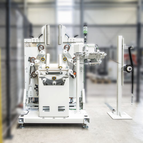 Horizontaler Stretchwickler - CL 210 - Wrapsolut - Fährenkämper GmbH & Co. KG - mit Drehring / automatisch / für Reifen