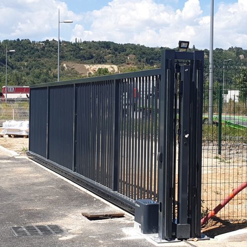 Schiebetor - Skena - DEMEX - motorisiert / galvanisiertem Stahl / Platin