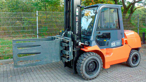 Gabelträger für Gabelstapler - T 013.1 / T013.2 - KAUP GmbH & Co.KG - mit Halterungen