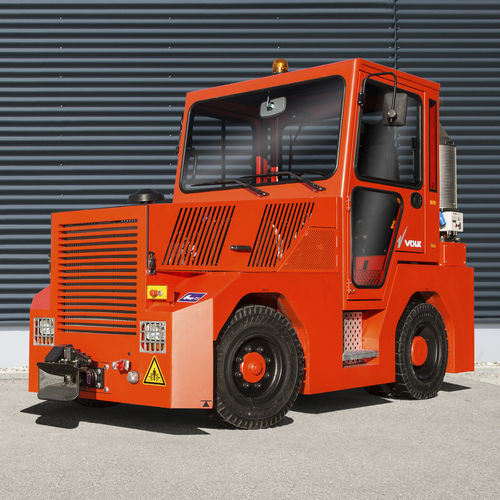 Dieselschlepper - DFZ 120 H - Volk Fahrzeugbau GmbH - 4 Räder / Sitz / Schlepp