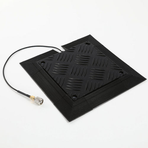 RFID-Antenne - tagitron GmbH - mit Außenverbindung