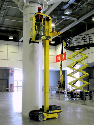 Hubmastbühne für Kommissionierstation - V6 E - AIRO Industries srl - auf Rädern / mit Eigenantrieb / batteriebetrieben