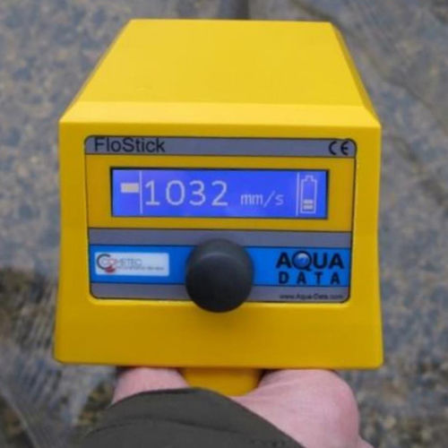 Magnetisch-induktiver Fließgeschwindigkeitsmesser - FloStick  - COMETEC SA - Volumen / für Flüssigkeiten / tragbar