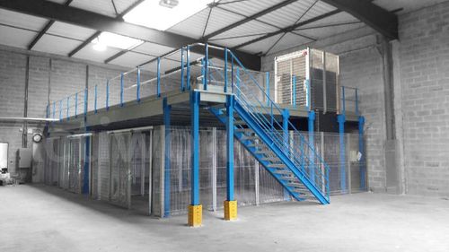Maßgefertigter Stahlbaubühne - ACTIWORK - mit Treppe / für Paletten / für Regal