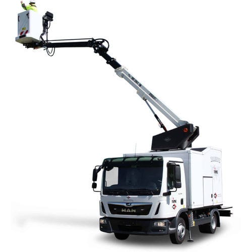 LKW-montierte Hubarbeitsbühne - VDT-170-F - VERSALIFT INTERNATIONAL A/S - hybrid / Diesel / für industrielle Lagerhallen