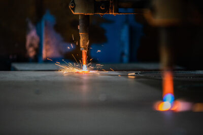 Laser-Schneidemaschine - UPTIVE - Wasserstrahl / Plasma / für Metall