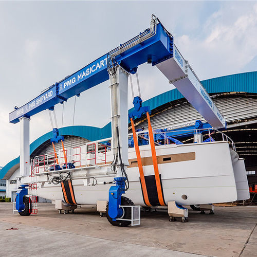 Portalhubwagen für Boot - BH series - Xinxiang MAGICART Cranes Co., Ltd - dieselbetrieben / mit Gummireifen / mit Flaschenzug
