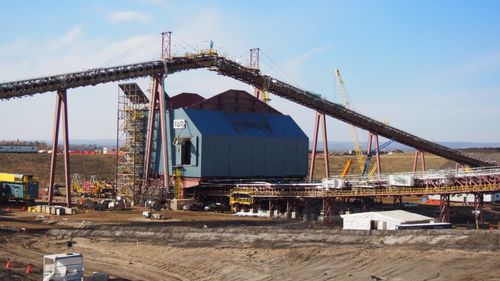 Zulauftrichter - BEUMER Group GmbH & Co.KG - für Schüttgut / Umschlag / mit Bandförderer