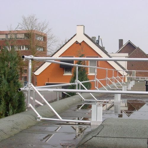 Fallschutzgeländer für Metalldach - Custers Hydraulica B.V.