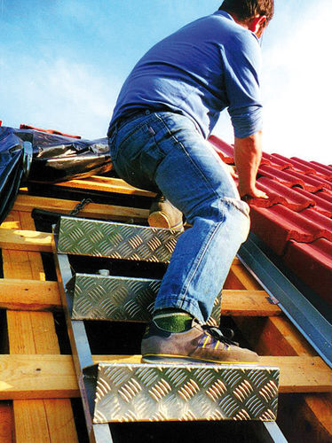 Treppe für Außenbereich - ALTRAD Baumann GmbH - Aluminium / mit rutschfesten Stufen