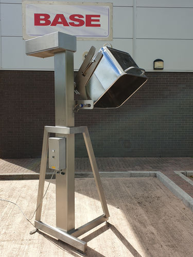 Elektrischer Kipper - BTM/300/1800/B - Base Handling Products Limited - für Sortierkästen / Edelstahl